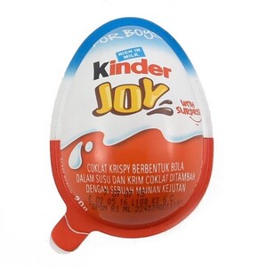 Kinder Joy For Boys Cokelat Imitasi Krispi dalam Krim Susu