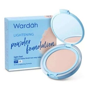 Wardah Lightening Powder Foundation Light Feel 02 Pink Beige (31C)